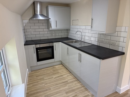 Complete shaped fitted - shaped,