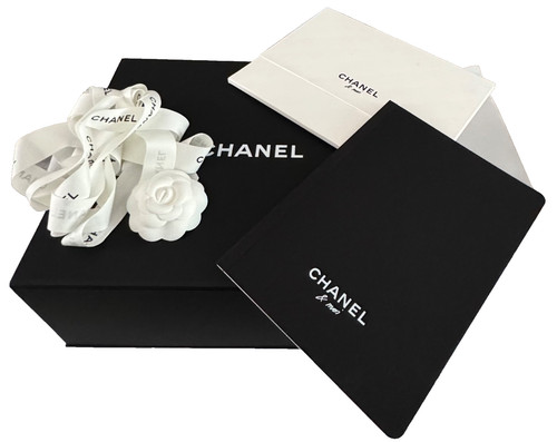 Chanel box with - magnetic, lid