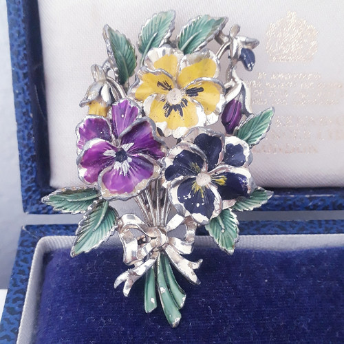 Vintage signed exquisite - vintage, pansy