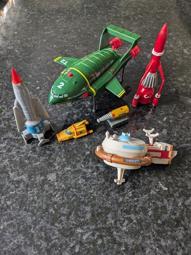Thunderbirds set - , (plastic).