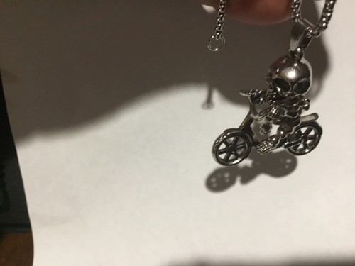 Skeleton pushbike pendant - on,