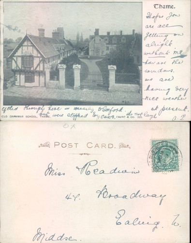 Old grammar school - school, thame