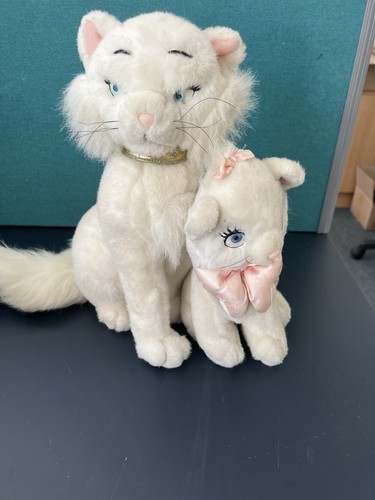 Disney duchess and marie - duchess,