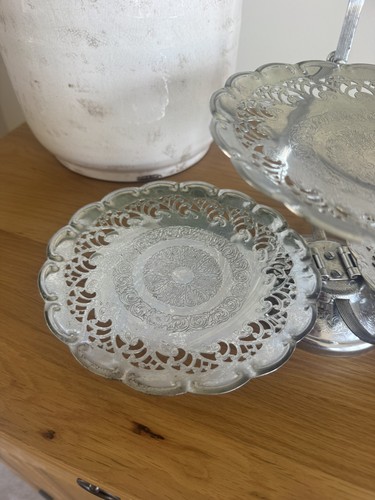 Silversmiths tier serving - ,