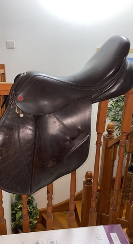 Albion jump saddle - k2,