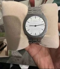 Gucci watch 25h 35mm bracelet