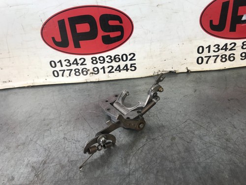 Internal diesel pump linkage