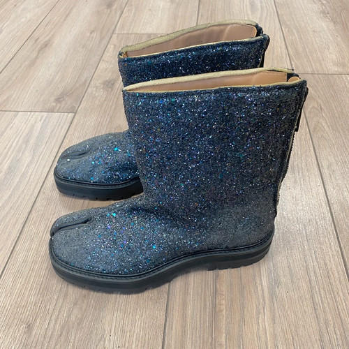 Maison margiela 19 - a/w, glitter