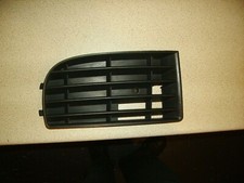 vw mk5 golf 07 right front lower grill.