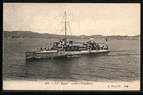 Old postcard warship sagaie