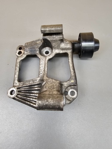 Peugeot 208 alternator bracket - peugeot,