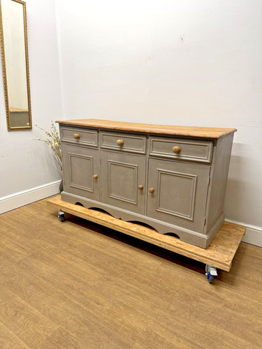 Rustic pine farmhouse - rustic,
