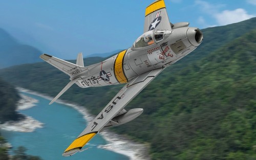 Corgi aa35817 86e sabre - aa35817, f-86e