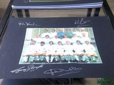Leeds united signed - ,