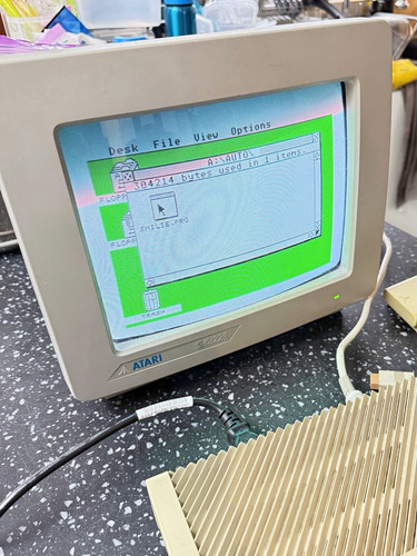 Atari sc1224 12in crt - st,