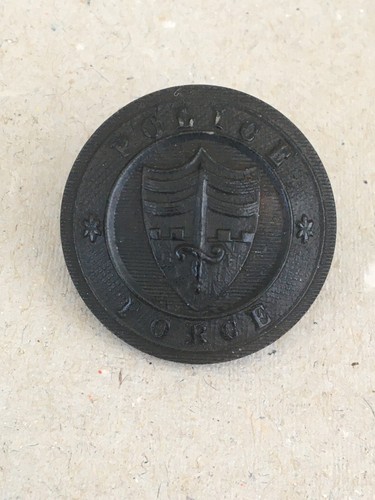 Obsolete police button bath - police,