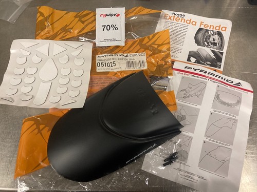 Pyramid plastics front - plastics, fender