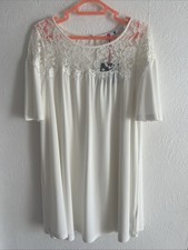 V by VERY - IVORY SMOCK SWING