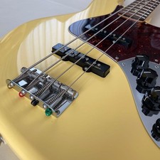 FENDER Deluxe Active Jazz Bass