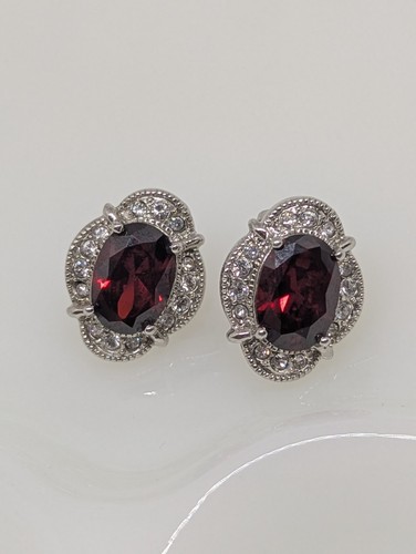 Modern pierced stud - garnet, cz