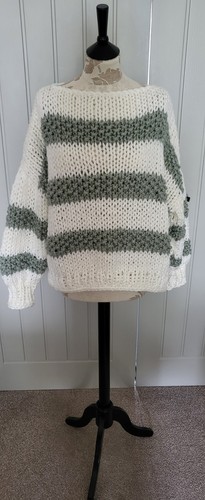 Super chunky handknitted - super,