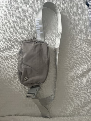 Lululemon grey belt - bag, bum