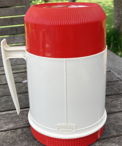 Vintage retro red - , white