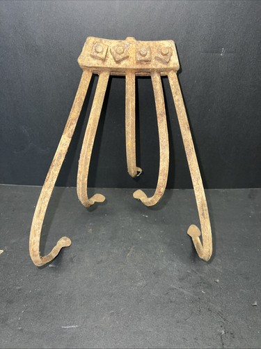 Vintage cultivator head - claw,