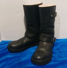 UGG 5678 Kensington Black