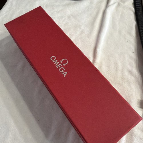Omega champagne presentation - omega,