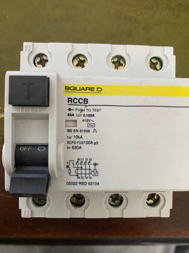Square 415v four pole class - d,
