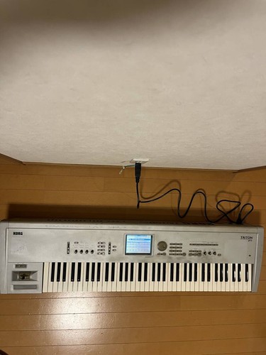 Korg synthesizer - korg, triton