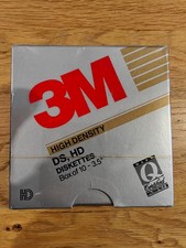 18 x Floppy Disks (10 x 3M