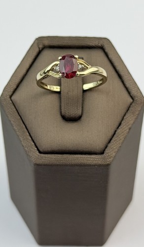 Garnet and diamond 9ct - diamond, gold