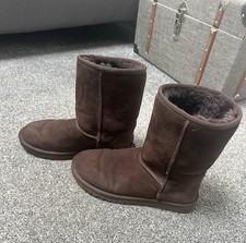Chocolate Uggs.  Ladies Size