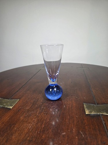 Vintage art glass bud - vintage,