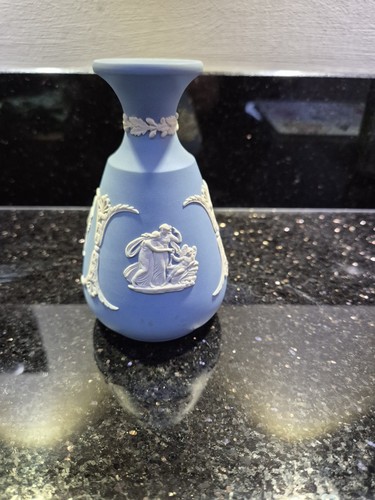 Wedgwood jasperware vase blue - wedgwood,
