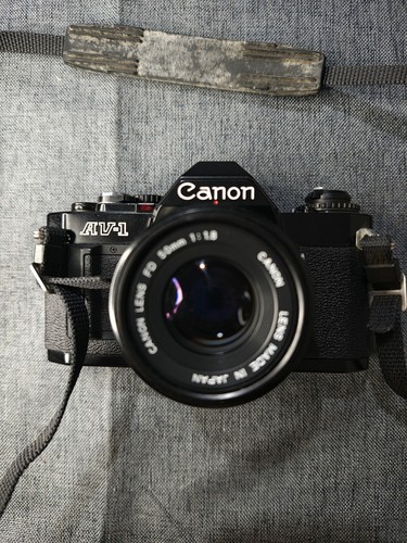 Canon 35mm slr - av-1, +