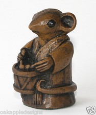 Church Mouse Carving Musician