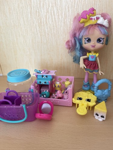 Nearly complete shopkins - complete,