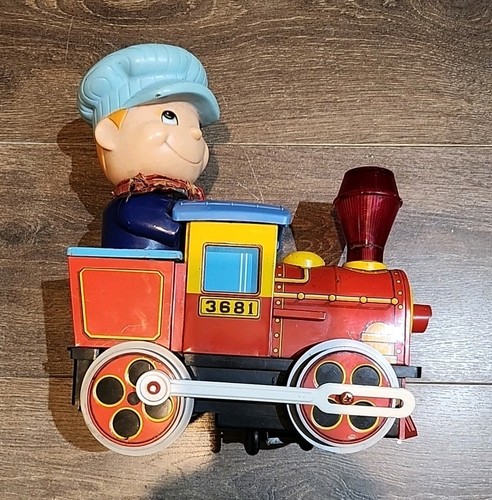 Vintage tin plate train battey - train,