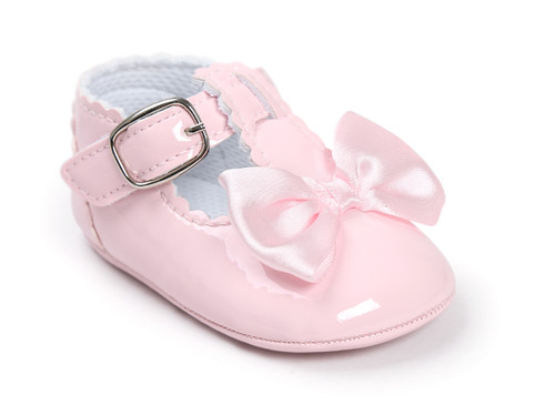 Newborn infant baby girl - newborn,