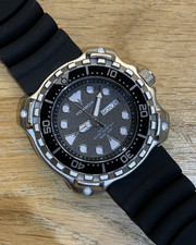 DIVERS STYLE WATCH. Black &