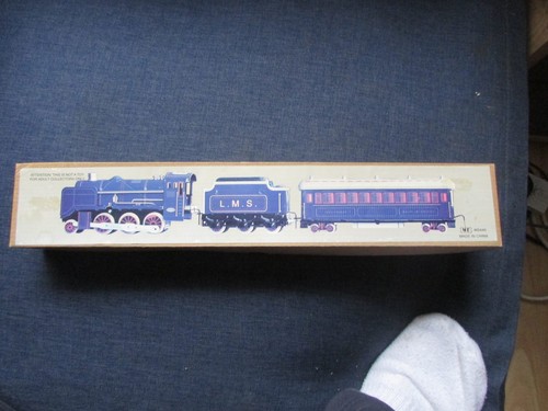 Wind metal tin toy train - wind,