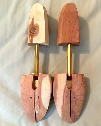 Dillard wood shoe trees - wood, pair