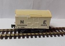 PECO ORIGINAL N GAUGE BOX REFRIGERATOR VAN "N E" LOGO OFF WHITE/CREAM