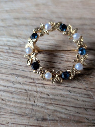 Vintage blue lucite gold tone - blue, gold-tone