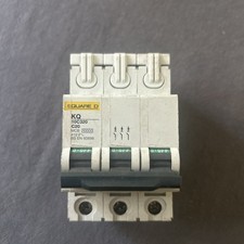 SQUARE D 20AMP CURVE C20 TRIPLE POLE MCB CIRCUIT BREAKER KQ10C320