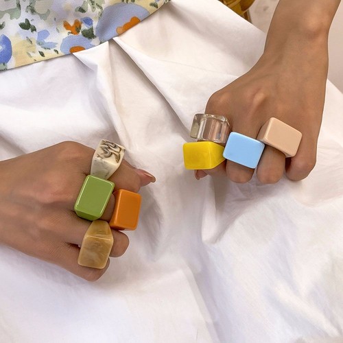 Color solid - chunky, thumb