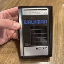 Vintage Sony Walkman FM/AM